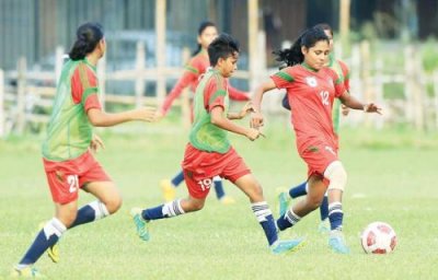 অনূর্ধ্ব-১৬ দলের মেয়েদের দায়িত্ব নিলো বাফুফে  