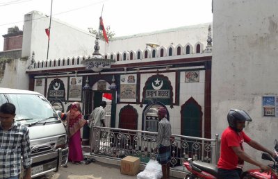 কারাগার সরে যাওয়ায় আয় কমেছে মাজারের
