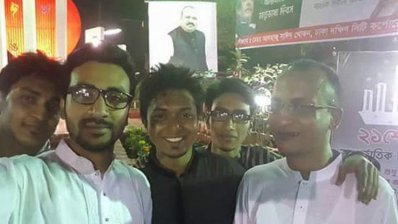 নেতা-কর্মীদের সঙ্গে বাবু