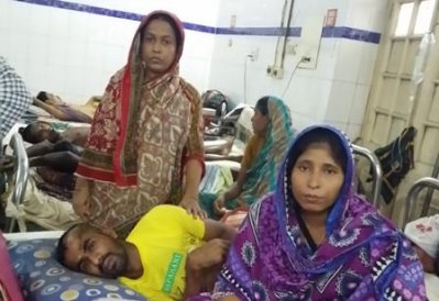 বোন ও স্ত্রীসহ রোকন