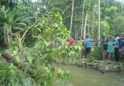 ভবদহে জলাবদ্ধতা নিরসনে স্বেচ্ছাশ্রম
