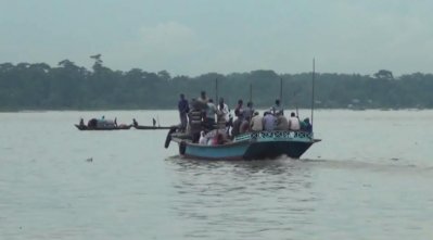 বরিশালে সন্ধ্যা নদীতে লঞ্চডুবি, উদ্ধারকাজ চলছে