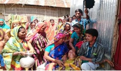 স্বজন ও প্রতিবেশিদের কান্না