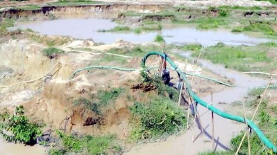 পাহাড় কেটে বালু তুলছেন কারা!