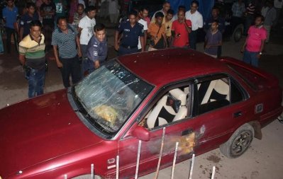 যশোরে যুবলীগকর্মীর গাড়িতে বোমা হামলা, আহত ৫