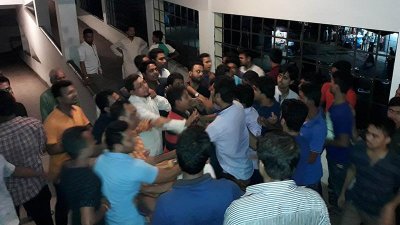 হাসপাতালে ছাত্রলীগের হামলার চেষ্টা