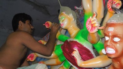 চলছে পূজার প্রস্তুতি