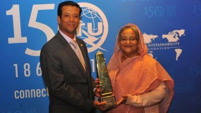 সজীব ওয়াজেদ জয় ও শেখ হাসিনা (ফাইল ছবি)