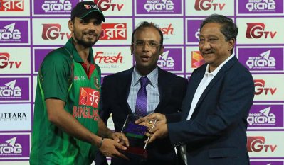 তবুও অনুভূতিহীন মাশরাফি!