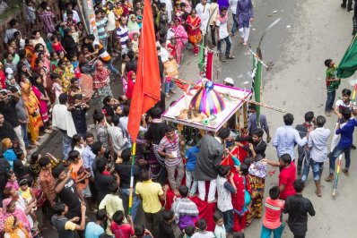 বর্ণিল তাজিয়া মিছিল