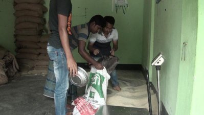 ৩০ কেজির চালে পারিশ্রমিক ৩ কেজি!