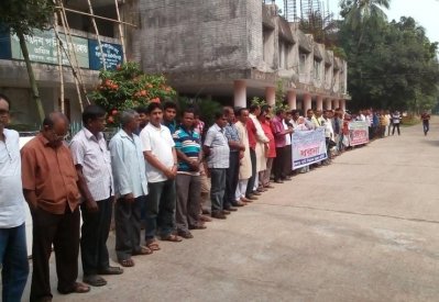 ভবদহের জলাবদ্ধতা নিরসনের দাবিতে খুলনায় মানববন্ধন