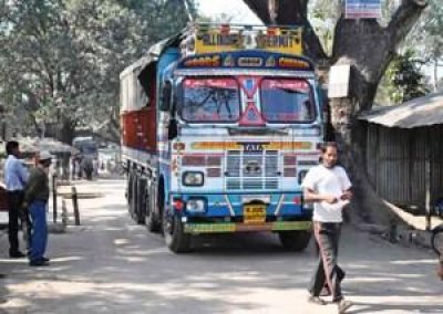 হিলি স্থলবন্দরে আমদানি-রফতানি কার্যক্রম শুরু