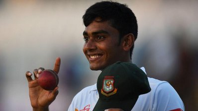 টানা দুই ম্যাচে বেশি উইকেট মিরাজের