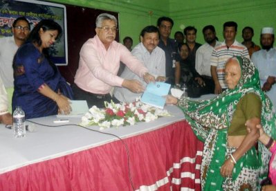 ‘১০ টাকার চাল বিতরণে অনিয়ম হলে কেউ ছাড় পাবে না’