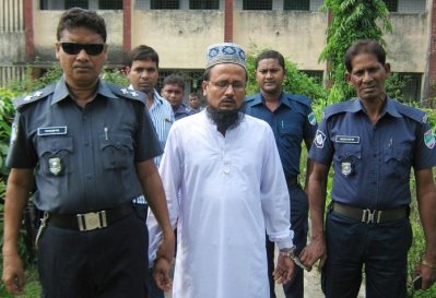 নকলে সহায়তা করায় মাদ্রাসা শিক্ষকের দণ্ড, ছাত্রী বহিষ্কার