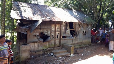 ফেনীতে পরাজিত প্রার্থীর ওপর হামলা, বাড়িঘর ভাঙচুর