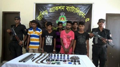 নাটোর অস্ত্রসহ আটক অপহরণকারীরা