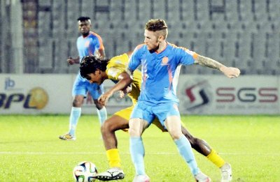 ‘আবাহনীর লড়াইয়ে’ জিতলো ঢাকা