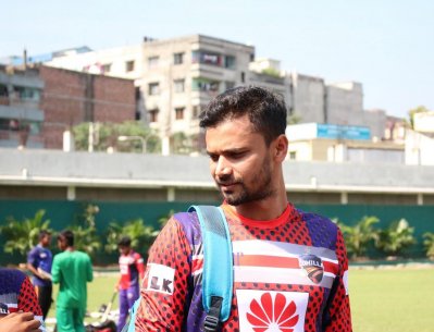 চ্যাম্পিয়ন হওয়া নিয়ে ভাবছেন না মাশরাফি