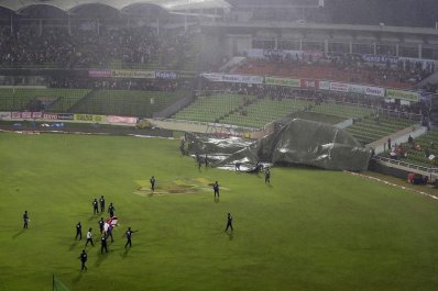 বৃষ্টিতে খেলা গড়ায়নি
