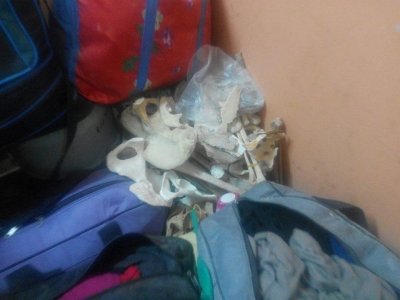 কাফরুলে ফ্ল্যাটের ভেতর থেকে উদ্ধার করা মানবদেহের হাড়গোড়
