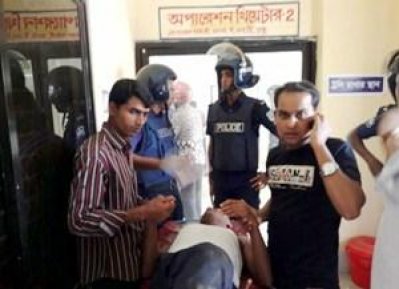 গাইবান্ধায় ত্রিমুখী সংঘর্ষে পুলিশসহ আহত ৩০