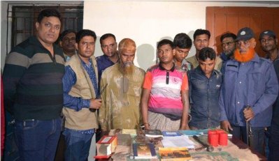 অস্ত্র ও বোমাসহ জেএমবির ৪ সদস্য আটক