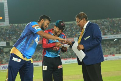 জিততে ঢাকার চাই ১৪৯ রান