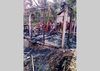৫০০ মুরগি পুড়ে ছাই