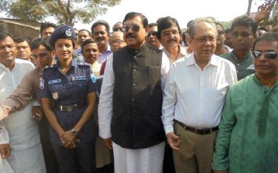 দৌলতদিয়ায় দুই মন্ত্রী