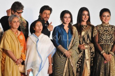 কলকাতা আন্তর্জাতিক চলচ্চিত্র উৎসবের ২২তম আসরের উদ্বোধনে অমিতাভ, জয়া, শাহরুখ, কাজল পরিণীতি সঙ্গে মুখ্যমন্ত্রী মমতা (4)