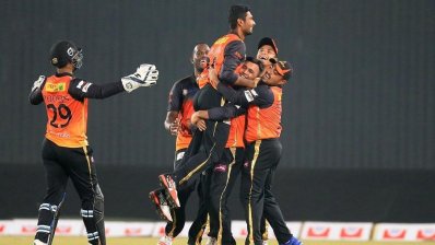 শিরোপাধারী কুমিল্লাকে হারালো খুলনা 