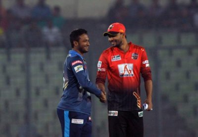 সাকিবের ৬ বলে মাশরাফির ৪ ছক্কা