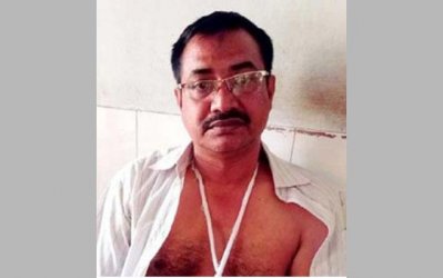 আহত শিক্ষক