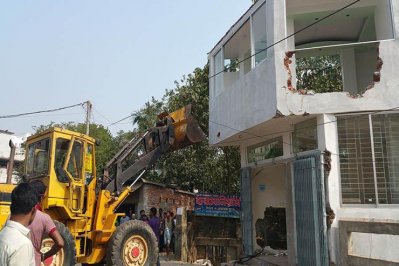 মোনায়েম খানের বাড়ির অবৈধ অংশ উচ্ছেদ
