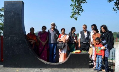 ‘কালো হলেও আমরা মাকে মা-ই বলি, কোনও নায়িকাকে নয়’
