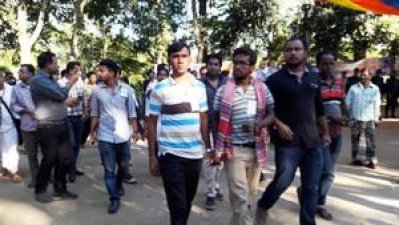 জাবি শিক্ষার্থীরা
