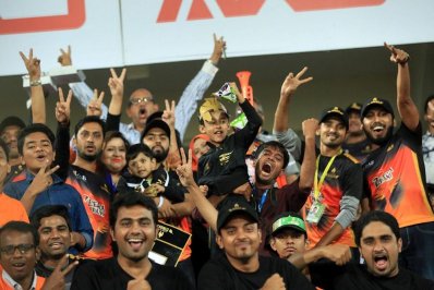 শীর্ষে খুলনা টাইটানস 
