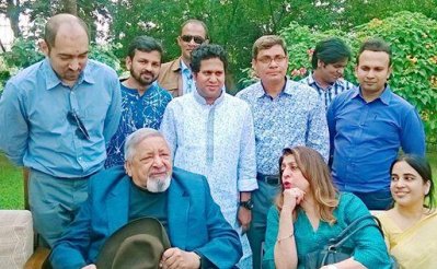 জাবি ক্যাম্পাসে ভিএস নাইপল
