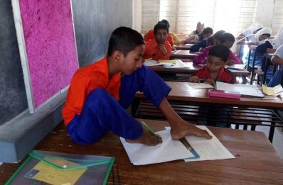 পরীক্ষা দিচ্ছে চান মিয়া