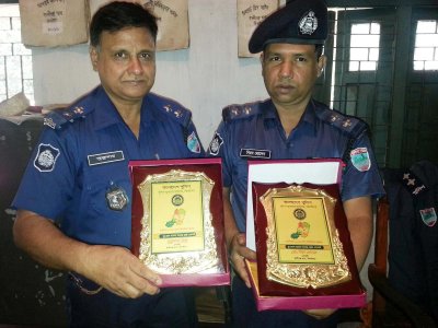 শ্রেষ্ঠ এসআই পুরস্কারপ্রাপ্ত দুই পুলিশ কর্মকর্তা