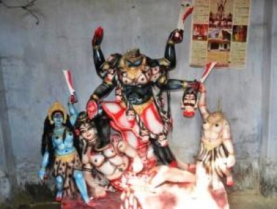 দিনাজপুরে প্রতিমা ভাঙচুর ও মন্দিরে অগ্নিসংযোগ