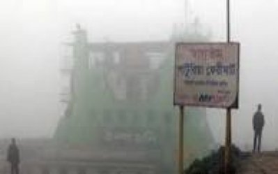 কুয়াশায় ফেরি চলাচল বন্ধ