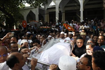 জানাজা শেষে শাকিলের মরদেহ নিয়ে যাওয়া হচ্ছে ময়মনসিংহের পথে