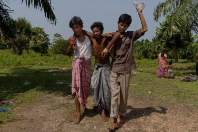 নাফ নদী যদি কথা বলতে পারত!
