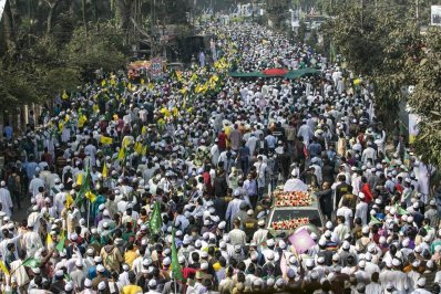 রাজধানিতে   ঈদ-ই-মিলাদুন্নবীর জশনে জুলুস