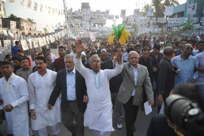 প্রচারণায় বিএনপি প্রার্থী সাখাওয়াত হোসেন খান 