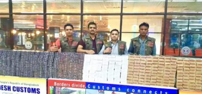 শাহজালালে ৫০ লাখ টাকার সিগারেট আটক