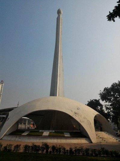 শহীদ পলিশ সদস্যদের স্মরণে স্মৃতি স্তম্ভ